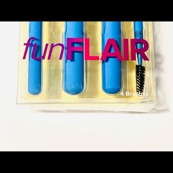 Fun Flair Brush Set of 4 - Picture 4 of 7